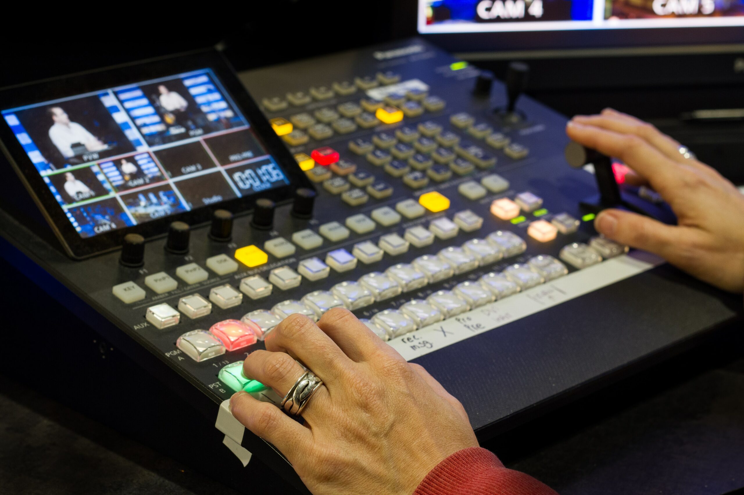 Church Audio Visual Ottawa - AV Geeks CHURCH-AUDIO-VISUAL-min-scaled